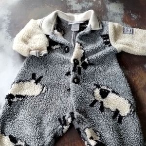Cach cach  lamb onsie